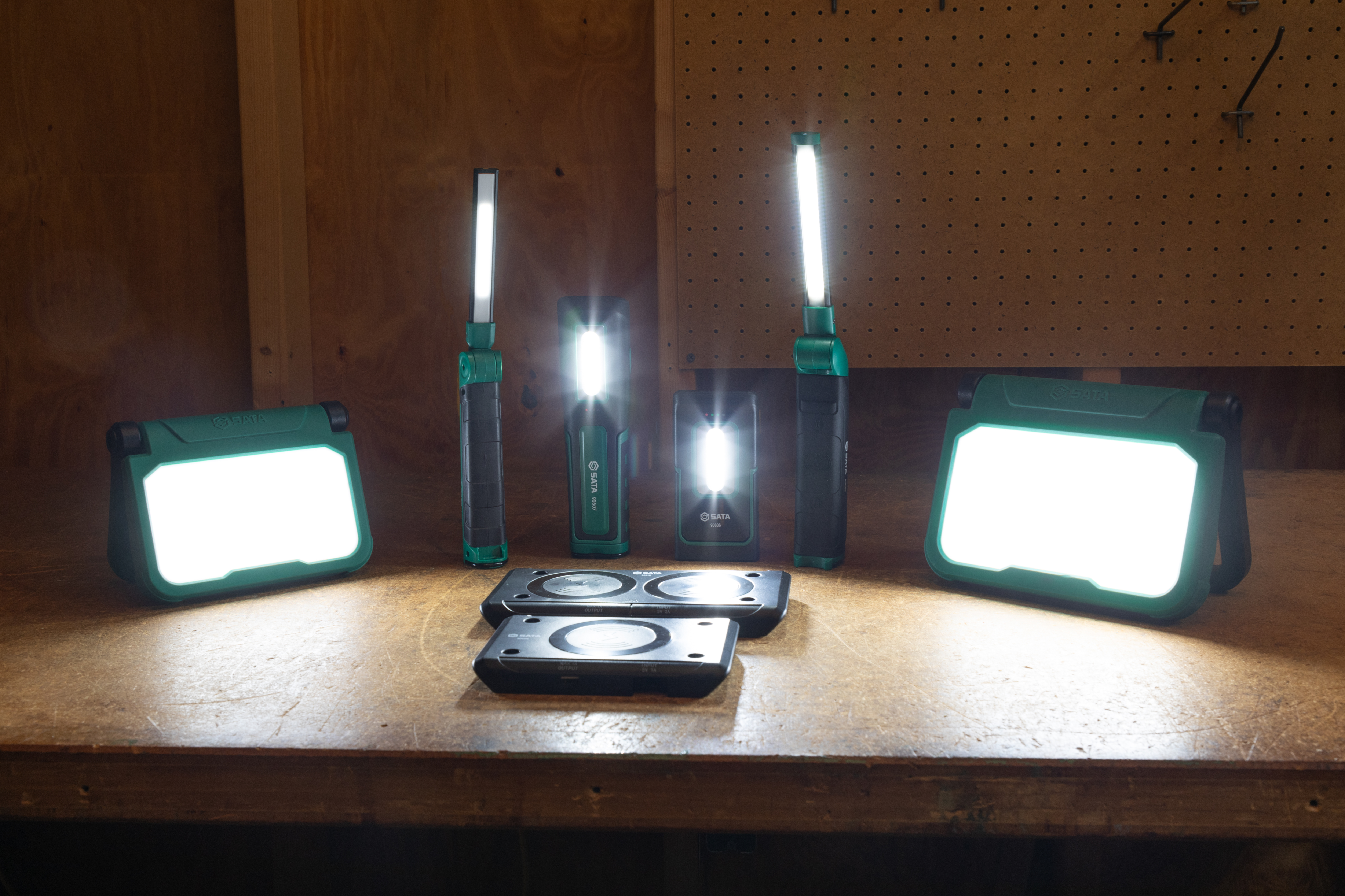 SAT_FAMILY_IMG_ENVIRONMENTAL_02.jpg Work Lights environment