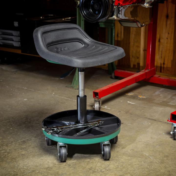 Roller Seat with Tractor Seat and Magnetic Trays SATA