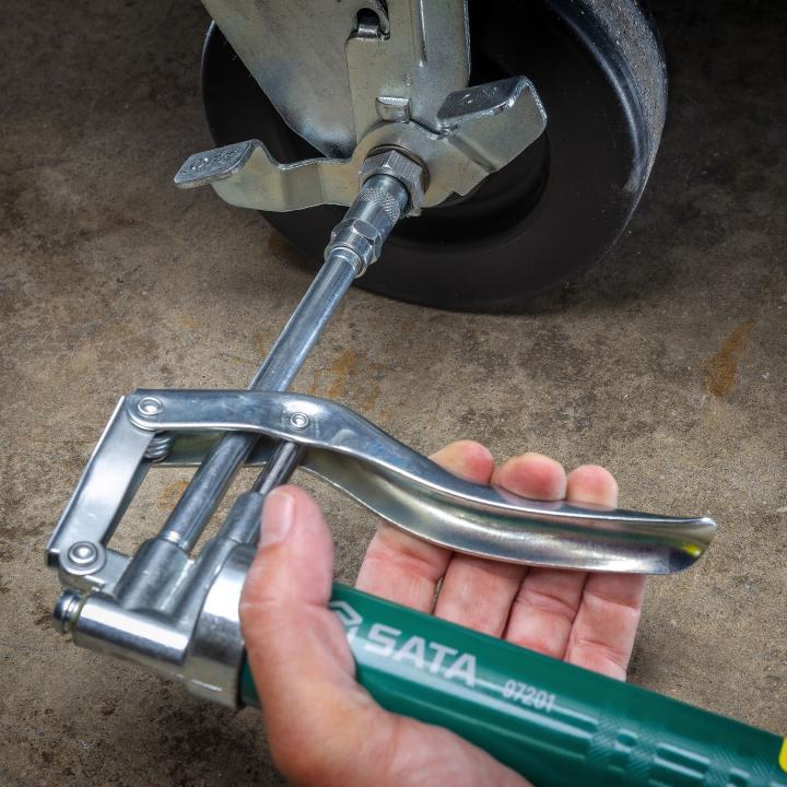 Pistol Grip Grease Gun 100 cc - SATA